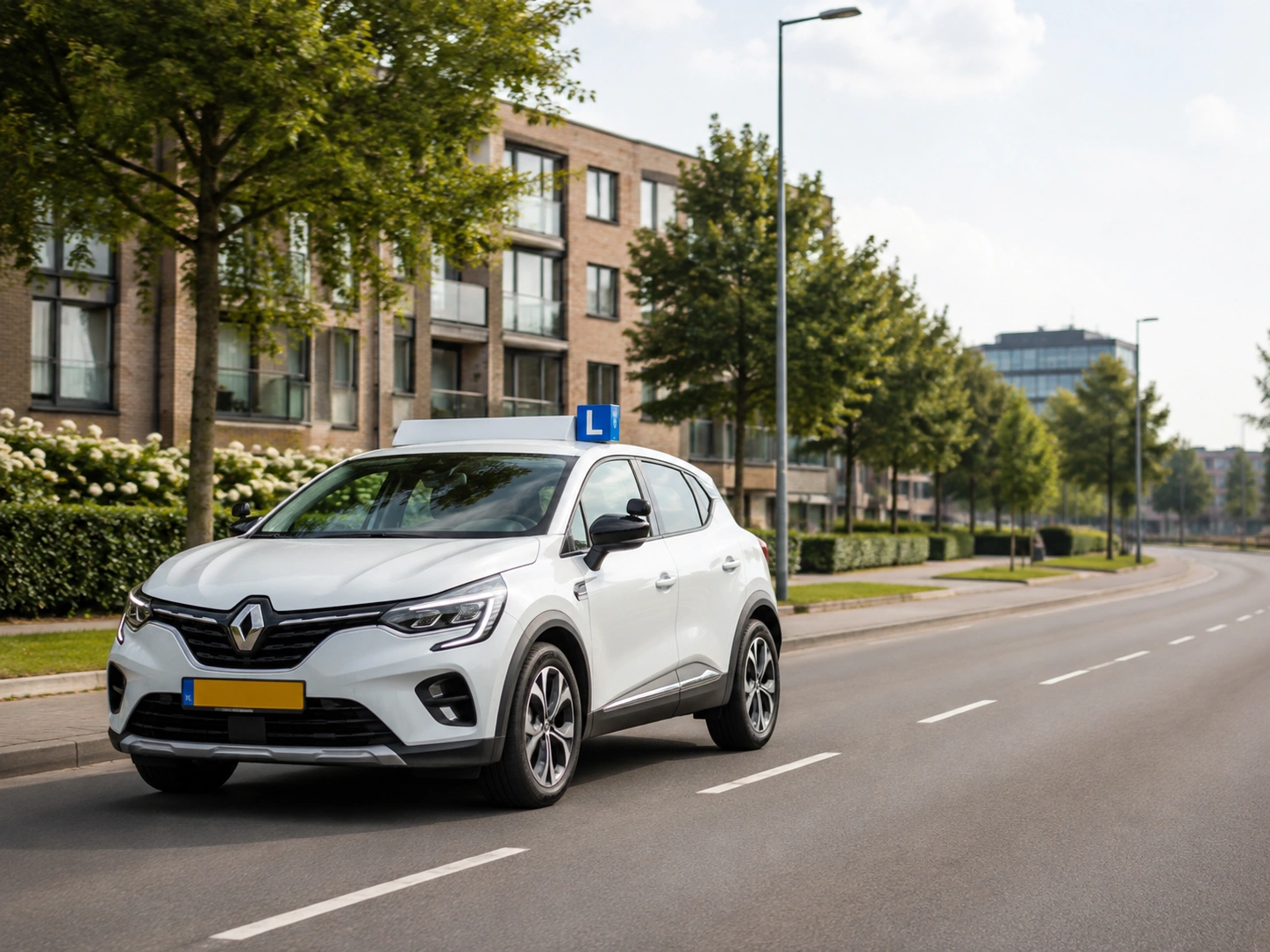 Lesauto tijdens een opfrisles in Den Bosch